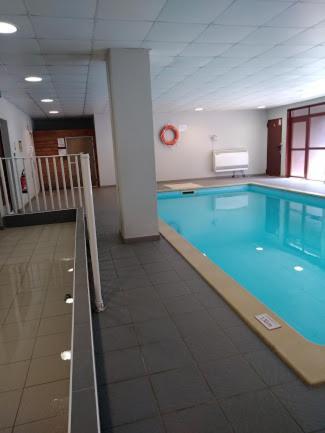 Joli appartement T2 dans résidence avec piscine, hammam et parking gratuits Carcassonne Extérieur photo