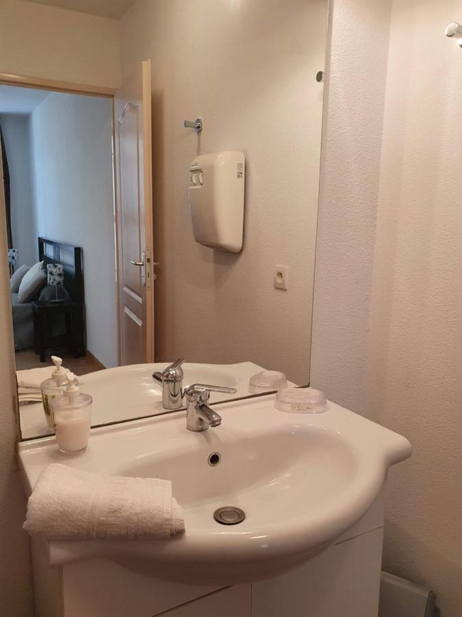 Joli appartement T2 dans résidence avec piscine, hammam et parking gratuits Carcassonne Extérieur photo