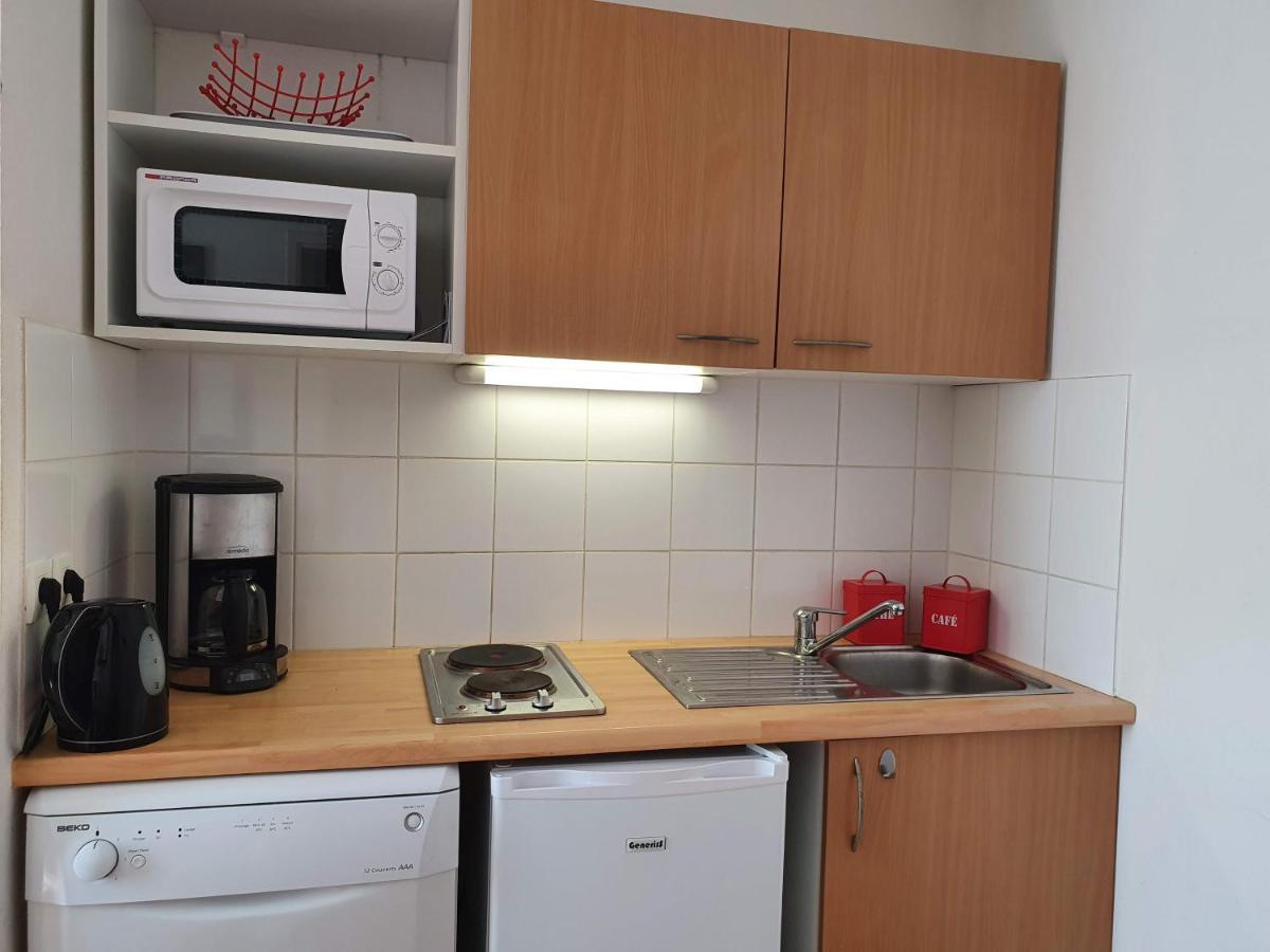 Joli appartement T2 dans résidence avec piscine, hammam et parking gratuits Carcassonne Extérieur photo