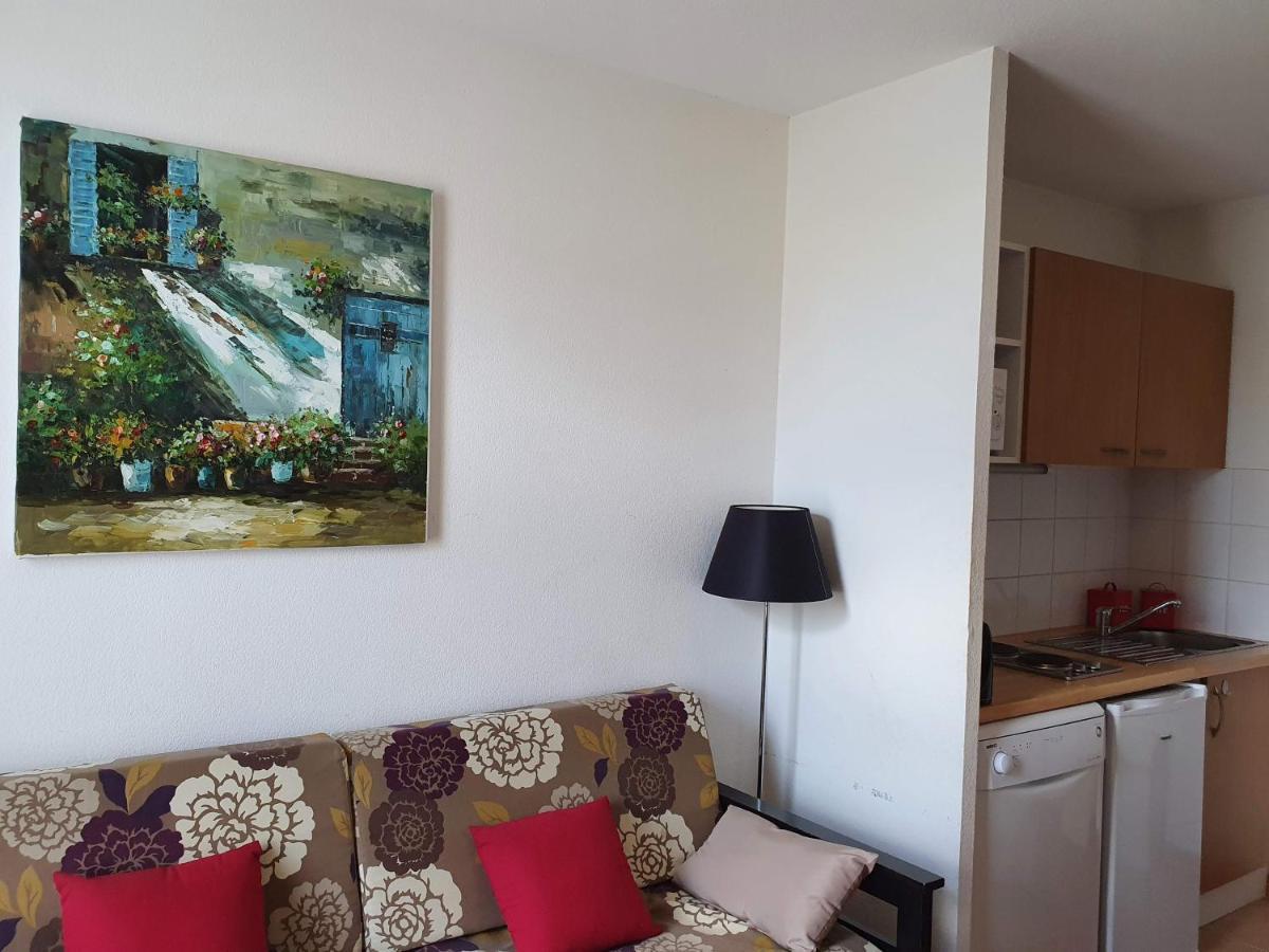Joli appartement T2 dans résidence avec piscine, hammam et parking gratuits Carcassonne Extérieur photo