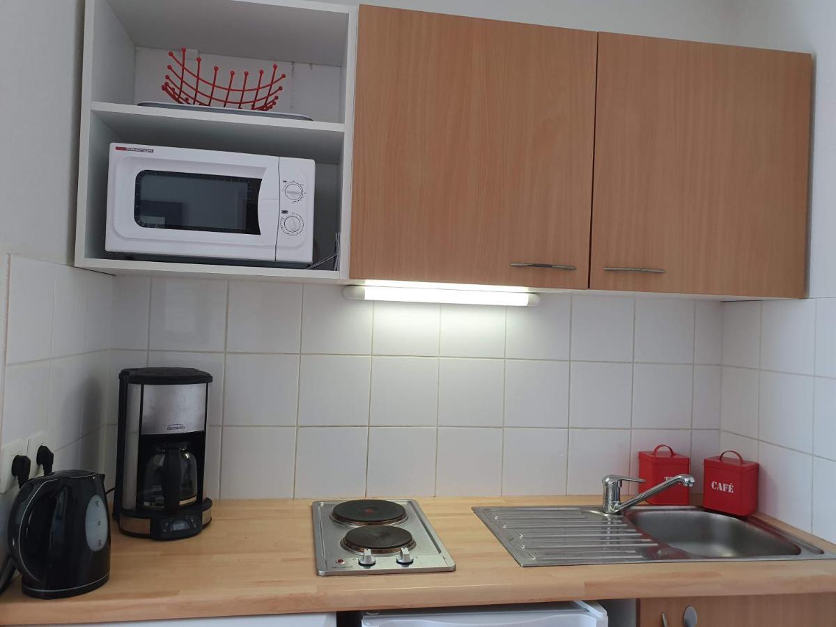 Joli appartement T2 dans résidence avec piscine, hammam et parking gratuits Carcassonne Extérieur photo